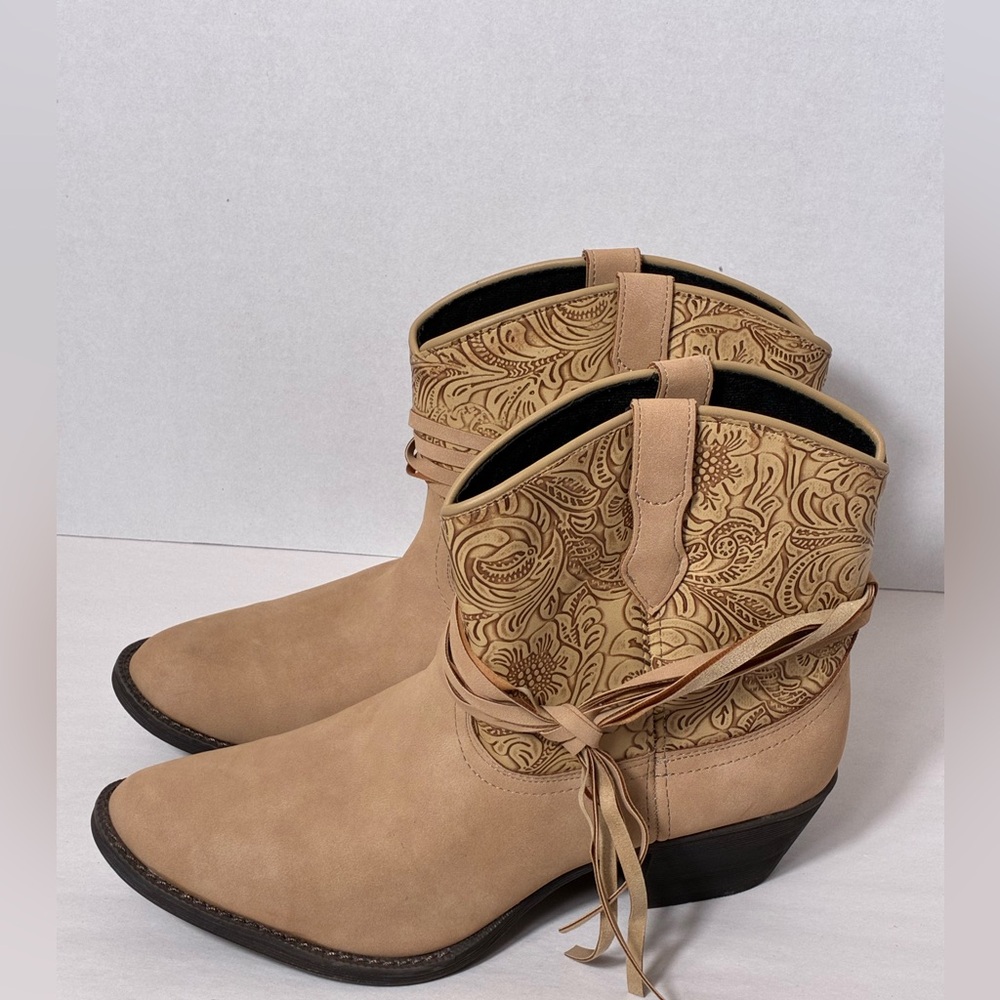 Dingo Valerie Cowboy Bootie (Women's) - Tan - Sz 9.5 Western Pull On Festival